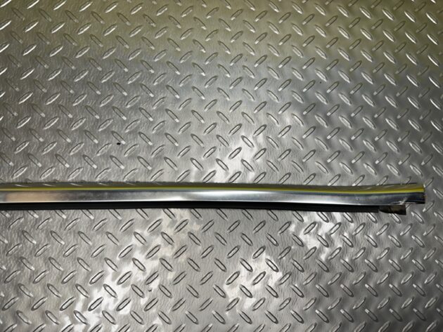 Used Front Door Molding for Mercedes-Benz E-Class 350 2013-2014 2076701400, A2076701400