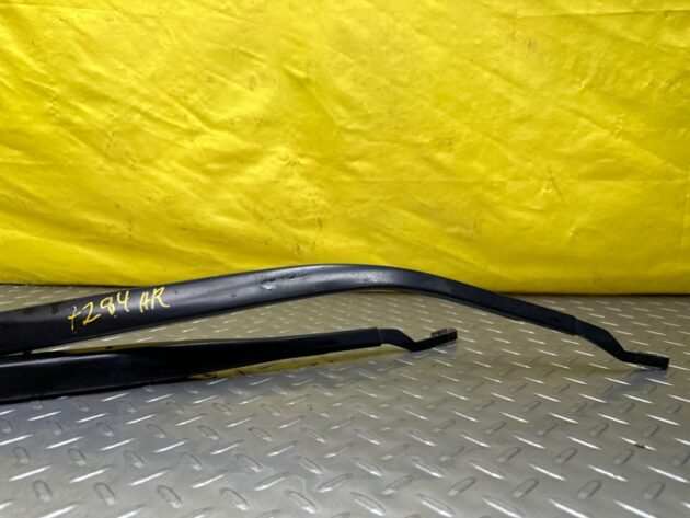 Used Front Windshield Wiper Arm for Lexus CT200H 2011-2013 85221-76020, 85211-76030