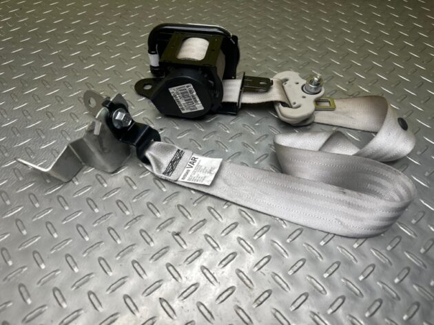 Used Front Right Seat Belt Adjuster for Nissan Leaf 2009-2017 86884-3NA3A, 619054800C
