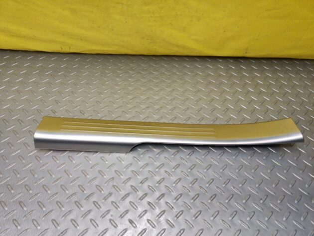 Used Door Sill Scuff Plate for Bentley CONTINENTAL FLYING SPUR 05-13 3W4 863 382 H, 3W4 863 382 AB