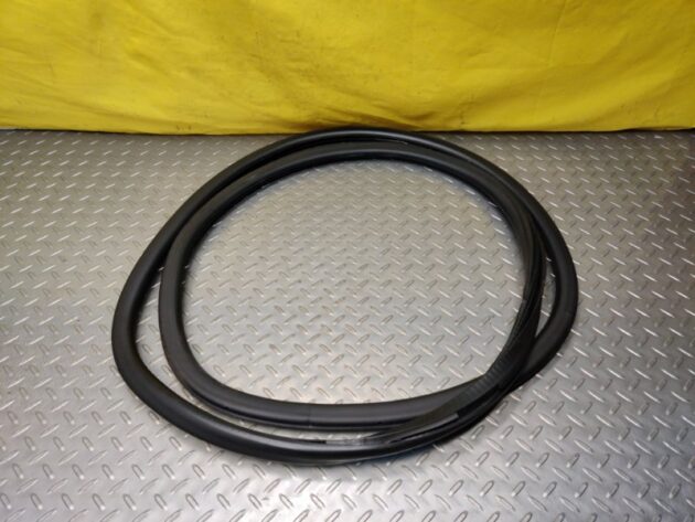 Used Door Seal Rubber Weather-strip On Body for Bentley CONTINENTAL FLYING SPUR 05-13 3W5867366B