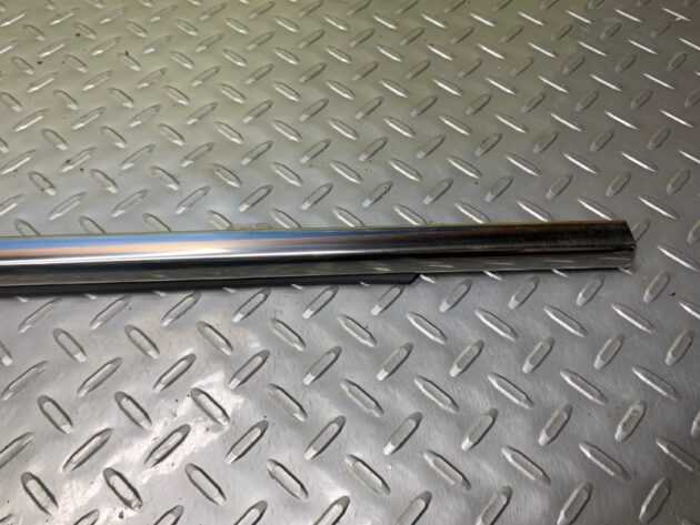 Used Front Right Lower Window Door Trim Chrome for Bentley CONTINENTAL FLYING SPUR 05-13 3W5 837 908 G