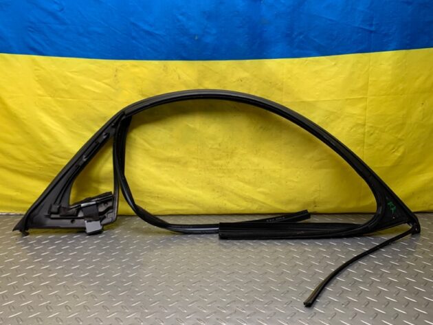 Used Front right door window weatherstrip seal for Bentley CONTINENTAL FLYING SPUR 05-13 3W5837432H, 3W5837432P