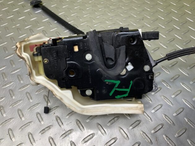 Used FRONT LEFT DRIVER SIDE DOOR LATCH LOCK ACTUATOR for Bentley CONTINENTAL FLYING SPUR 05-13 3D1 837 015 AA, 3D1 837 015 AL