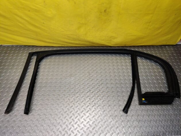 Used rear right window seal for Bentley CONTINENTAL FLYING SPUR 05-13 3W5839432J, 3W5839432R, 3W5839432P, 3W5839432Q