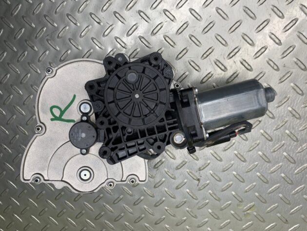 Used TRUNK RELEASE LATCH LOCK MOTOR for Bentley CONTINENTAL FLYING SPUR 05-13 3W0 827 852 B, 3W0 827 852 G