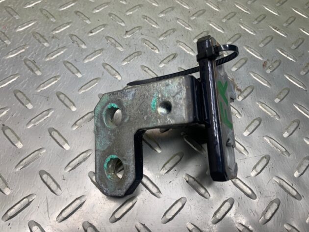 Used Front Right Door Hinge for Bentley CONTINENTAL FLYING SPUR 05-13 3D4 831 402, 3D4 831 402 A, 3D4 831 402 B