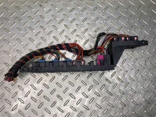 Used FUSE RELAY BOX for Bentley CONTINENTAL FLYING SPUR 05-13 3D1937499E