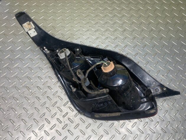 Used Passenger Right Outer Taillight for Lexus SC430 2001-2005 8155124080