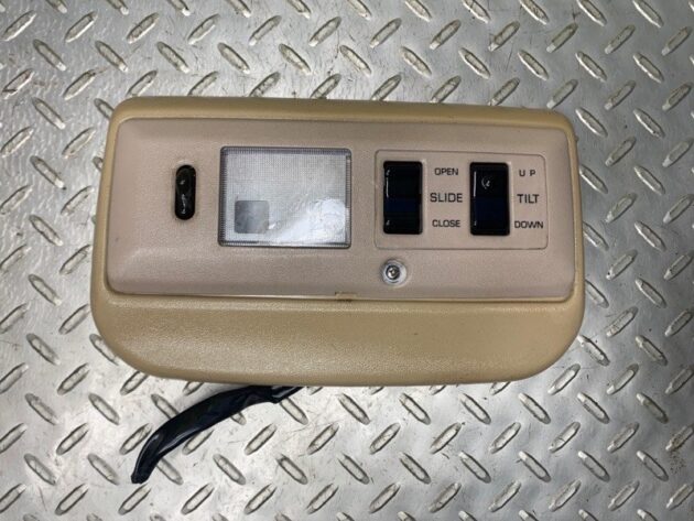 Used Front Overhead Roof Console Light Switch for Lexus LX450 195-1997 8126060010, 8126060010A0, 8126060010B6