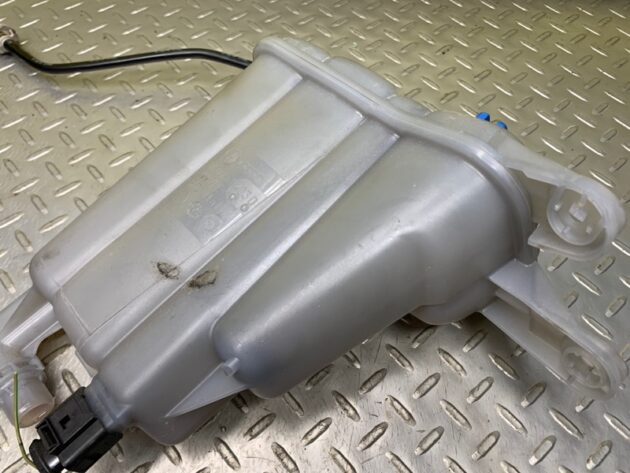 Used Coolant Recovery Bottle for Audi A4 2013-2015 8K01214030