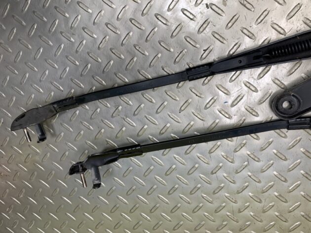 Used Front Windshield Wiper Arm for Porsche Cayenne 7L5955408, 95562802821, 95562802921, 7L5955407