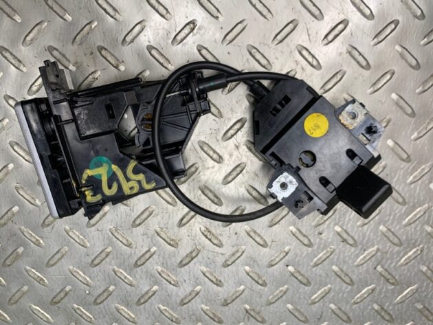Used Glove box lock for Porsche Cayenne 7L5857147B