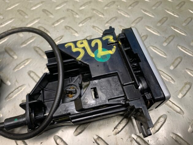 Used Glove box lock for Porsche Cayenne 7L5857147B
