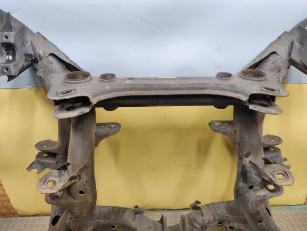 Used Rear Subframe Crossmember Suspension Carrier for Porsche Cayenne 95833103103, 95833103102