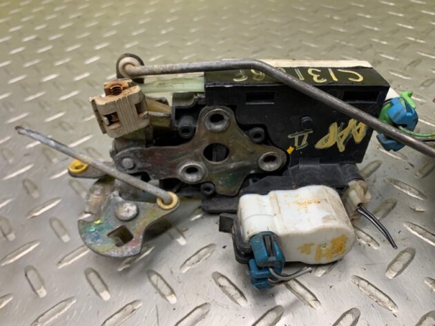 Used FRONT RIGHT PASSENGER SIDE DOOR LATCH LOCK ACTUATOR for Cadillac Escalade EXT 2001-2006 16639868, 15053140
