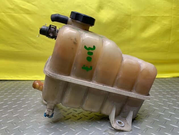Used Coolant Overflow Reservoir Bottle Reserve Tank for Cadillac Escalade EXT 2001-2006 19353731, 15046661, 15049676, 15074857, 15085724, 15203949, 15778387, 15808716