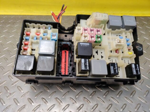 Used FUSE RELAY BOX for Ford Focus 2014-2019 AV6T-14A142-AB