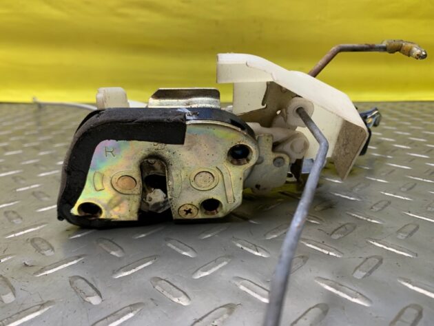 Used FRONT RIGHT PASSENGER SIDE DOOR LATCH LOCK ACTUATOR for Toyota Avalon 1999-2002 69303-AC030