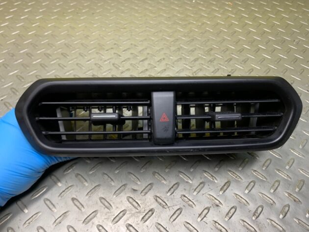 Used FRONT CENTER DASH AIR VENT for Ford ECOSPORT 2018-2022 GN15-19K617-ACW