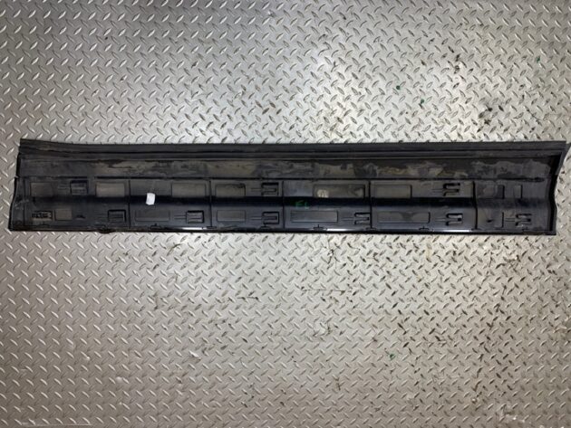 Used Front left door molding for Porsche Cayenne 95855978704