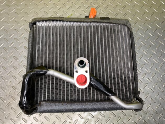 Used Air Conditioning Evaporator for Lincoln MKS 2013-2014 DG1Z 19850-D