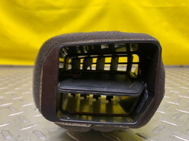 Used Passenger Right Side Dash AirVent Air Vent for Nissan rogue 2017-2020 68760-5HK0A