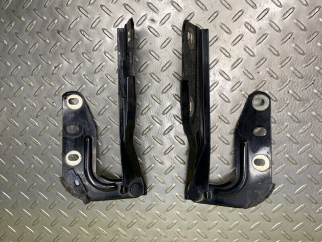 07 08 09 10 Porsche Cayenne  Hood hinge set OEM 7L5823301A