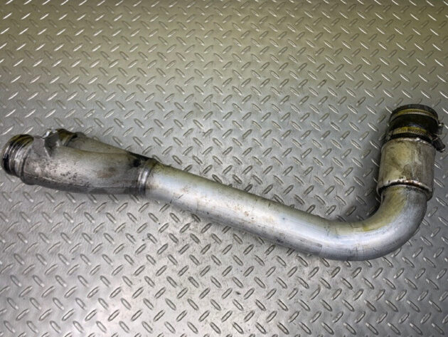 13 Porsche Cayenne 3.0L Diesel Intercooler Pressure Pipe Tube OEM 95811074100