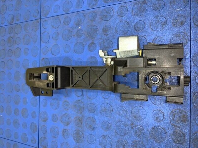 09 10 11 13 14 15 16 Lincoln Mks Front Left Handle Bracket OEM CG1Z5426685A