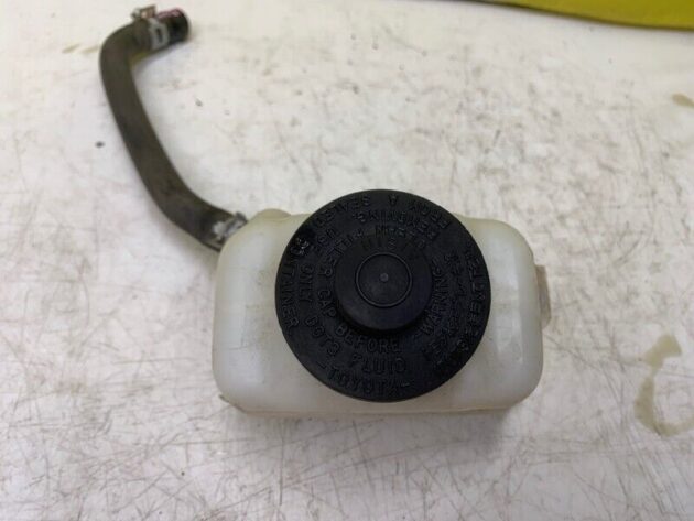 11 12 13 14 15 16 Toyota Sienna Brake Booster Master Cylinder Reservoir OEM