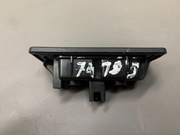 10 11 12 13 14 15 VW Tuareg Tiguan Jetta Passat Rear LED License Plate Light OEM