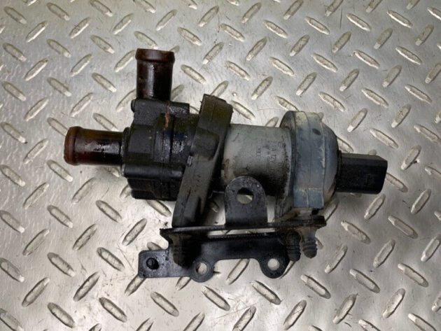 07 08 09 10 Porsche Cayenne Additional coolant pump OEM 0392020073