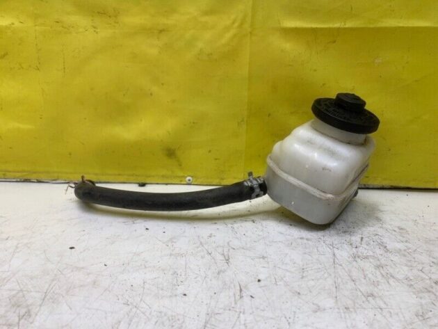 11 12 13 14 15 16  Toyota Sienna Brake Booster Master Cylinder Reservoir OEM