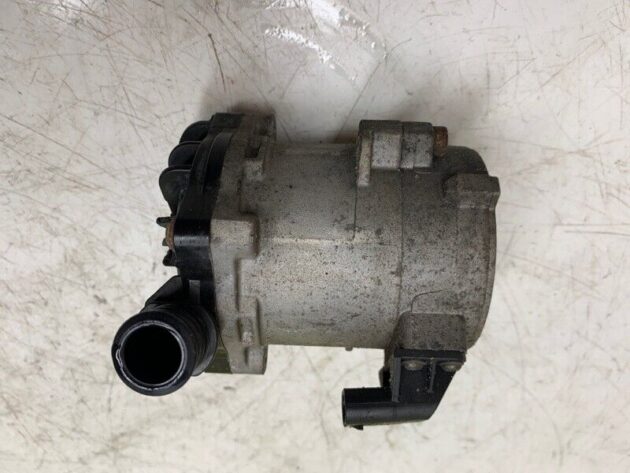 15 16 17 18 BMW  X6 X6m F16  Auxiliary Electric Cooling Water Pump Engine OEM