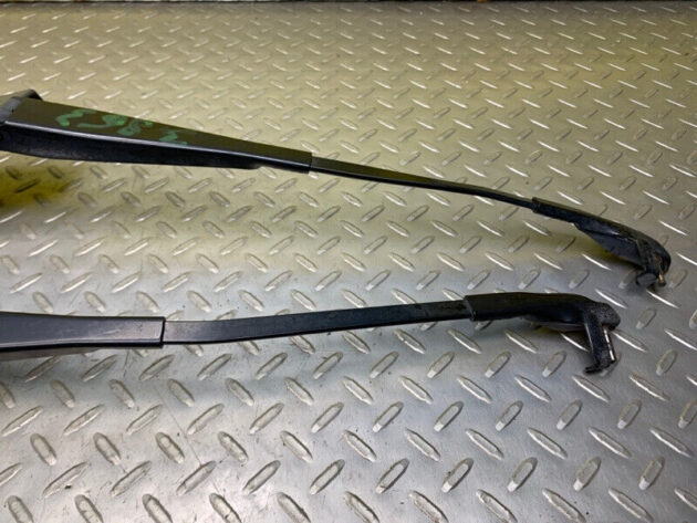 11 12 13 14 15 16 17 18 Porsche Cayenne Windshield Wiper Arm Set OEM 95862802900