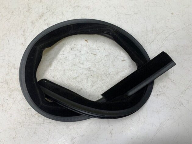 05 06 07 08 Bentley Continental GT Front RH Passenger Door Window Seal Rubber