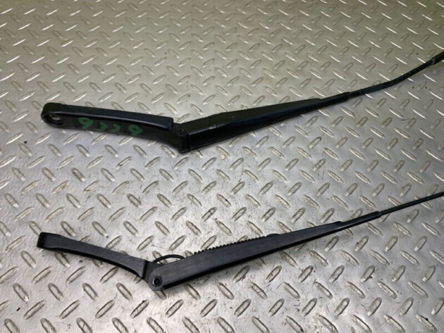 12 13 14 15 17 18 19 20 Volkswagen Passat B7 Front Windshield Wiper Arm Set OEM