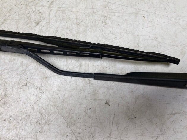 00 01 02 03 04 Lexus IS300 Front Passenger Right Side Windshield Wiper Arm OEM