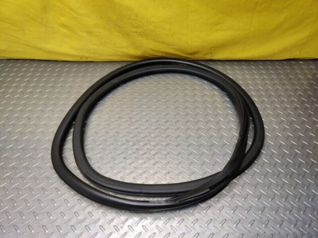 05 06 07 Bentley Continental Front RH Door Seal Rubber Weather-Strip on Body OEM