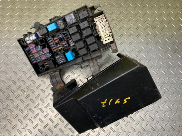 03 04 05 Mazda 6 Fusebox Fuse Relay Box OEM GK2H66760E