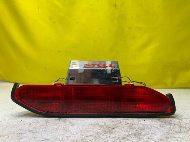 00 01 02 03 04 Nissan Xterra Rear High Mounted Stop Light Brake Lamp OEM