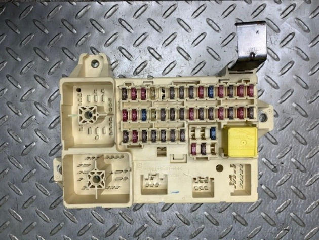 00 01 02 03 04 05 06 07 08 Jaguar S-Type Fuse Relay Box OEM 1R8T14A067AB