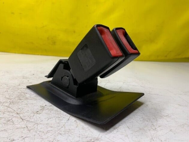 07 08 09 10 Mini Cooper Clubman Rear Seat Belt Buckle Mount Assembly OEM