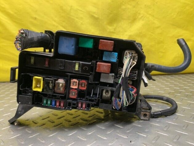 06 07 08 Toyota Rav4 Under Hood Fuse Relay Box OEM 8266042030