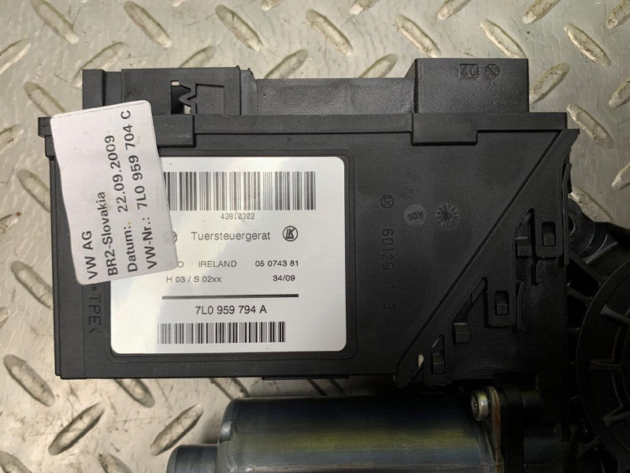 04 05 06 07 08 09 10 Porsche Cayenne Rear RH Door Window Motor OEM 95562470402