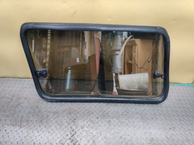 91 92 93 94 95 96 97 Lexus LX450 J80 Rear Right Quarter Window Glass Movable OEM