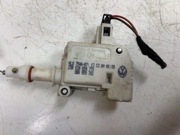 05 06 07 08 09 Bentley Continental GT Glovebox Release Switch OEM 3B0959782