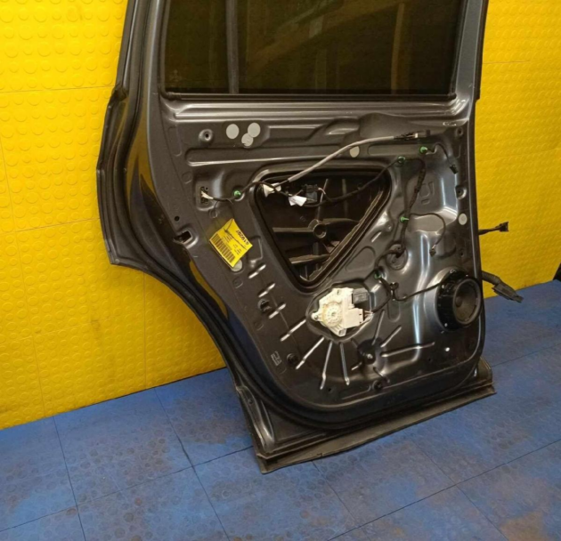 18 19 20 21 22 VW ATLAS Rear Left Door Shell OEM 3CN833055J