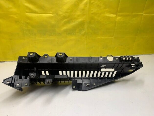 16 17 18 19 BMW F16 X6M Rear Right Side Quarter Window Waist Rail Mount OEM